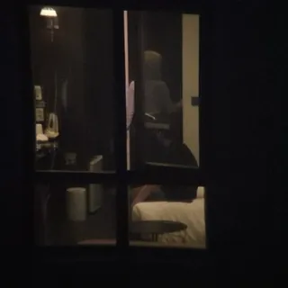 건너편 모텔 감상하기 1