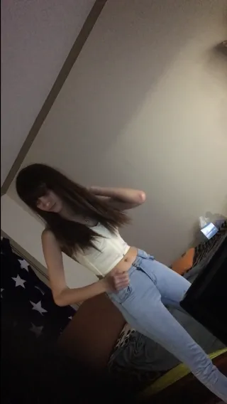 얼굴은 이쁜데 서비스가 개판이라 열받아서 찍은 러시아 출장녀