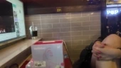 꿀지 에로배우 지수 PC방 사까시+화장실 자위