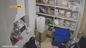 신작IP ✨ 화장실 없어 오줌누는 탕비실 안.