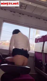 기차에서 딜로로 자위하는 야노녀